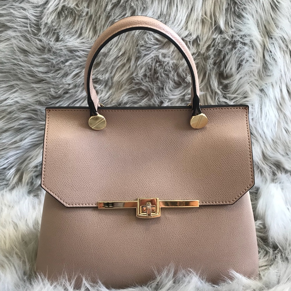 Camelia Roma handbag